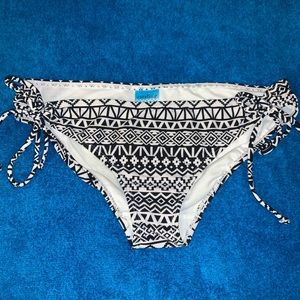 Black and white Catalina Bikini Bottoms